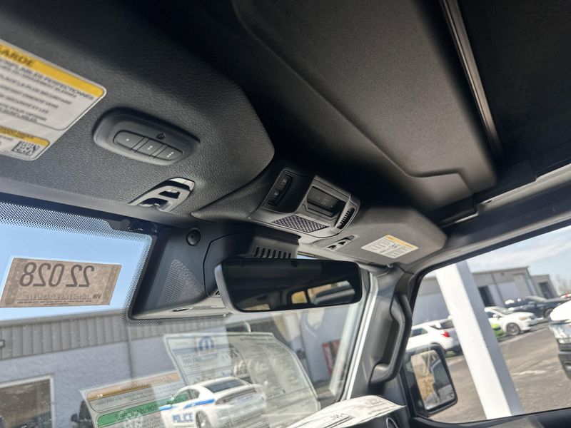 2025 Jeep Wrangler 4-door SaharaImage 28