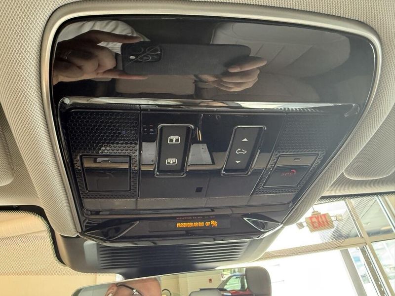 2023 Land Rover Range Rover Sport SE