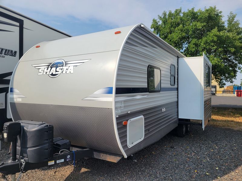 Used 2021 FOREST RIVER Shasta Image 4