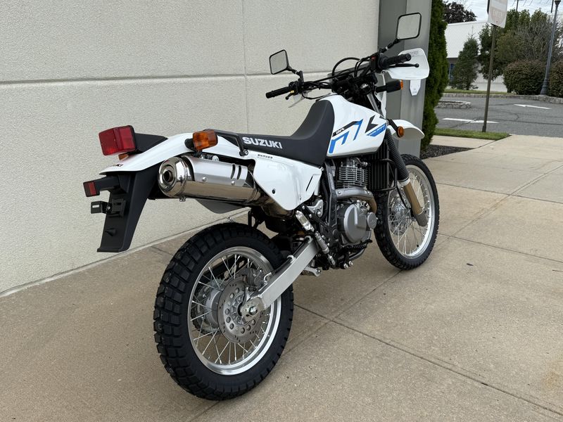 2026 Suzuki DR 650SImage 3