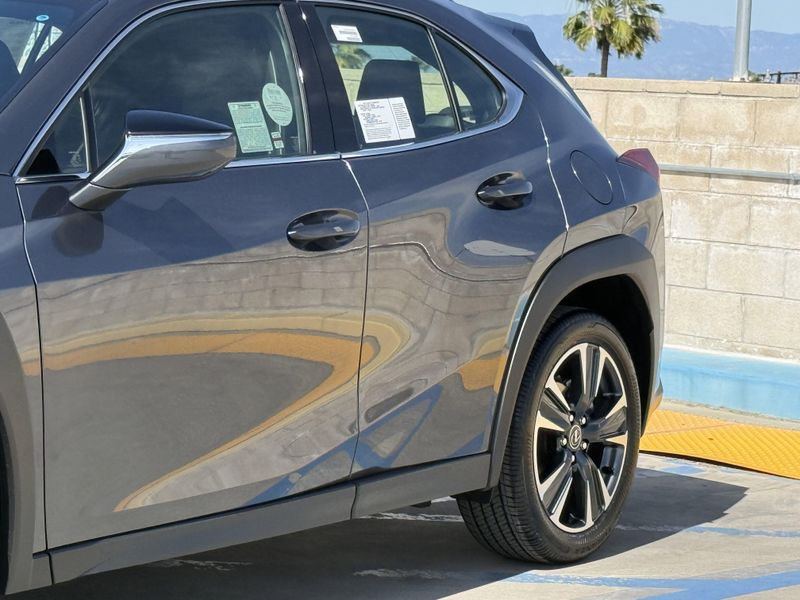 New 2026 Lexus UX 300hImage 8