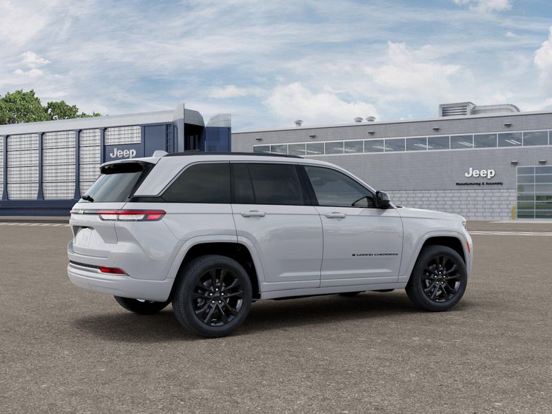 New 2026 Jeep Grand Cherokee Limited Reserve 4x4Image 2