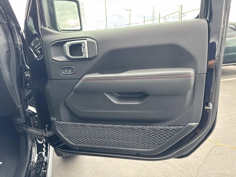New 2026 Jeep Wrangler 4-door Rubicon X
