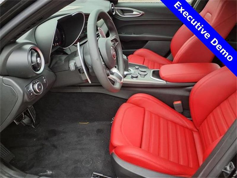 2025 Alfa Romeo Giulia Image 15