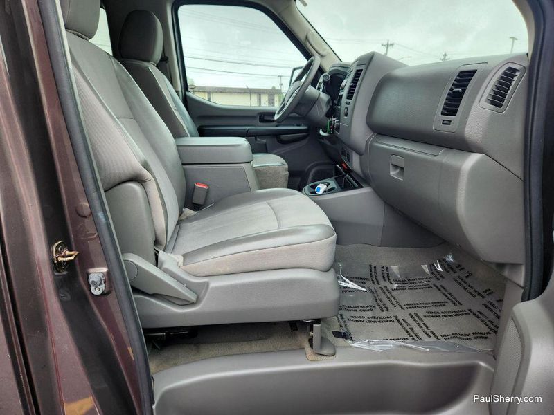 2017 Nissan NV Passenger NV3500 HD SVImage 44