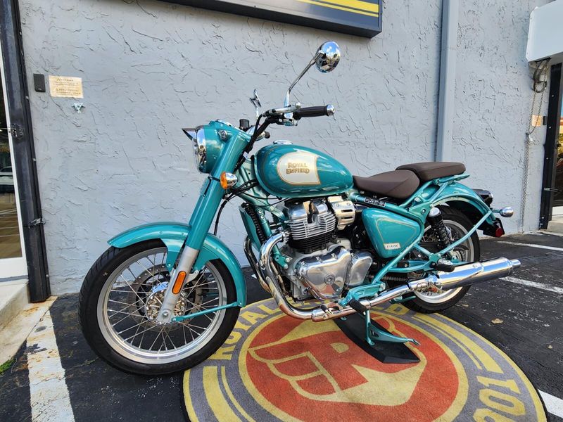 New 2026 Royal Enfield CLASSIC 650 Image 4