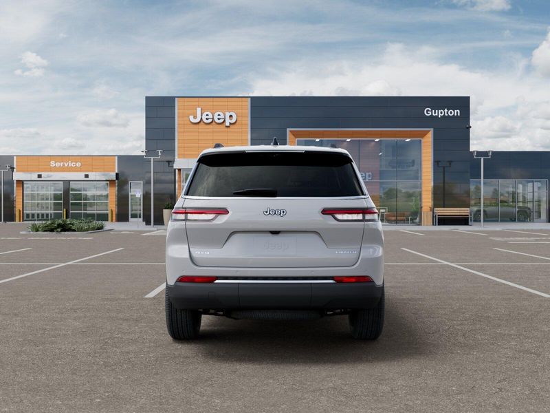 New 2026 Jeep Grand Cherokee L Limited 4x4Image 33