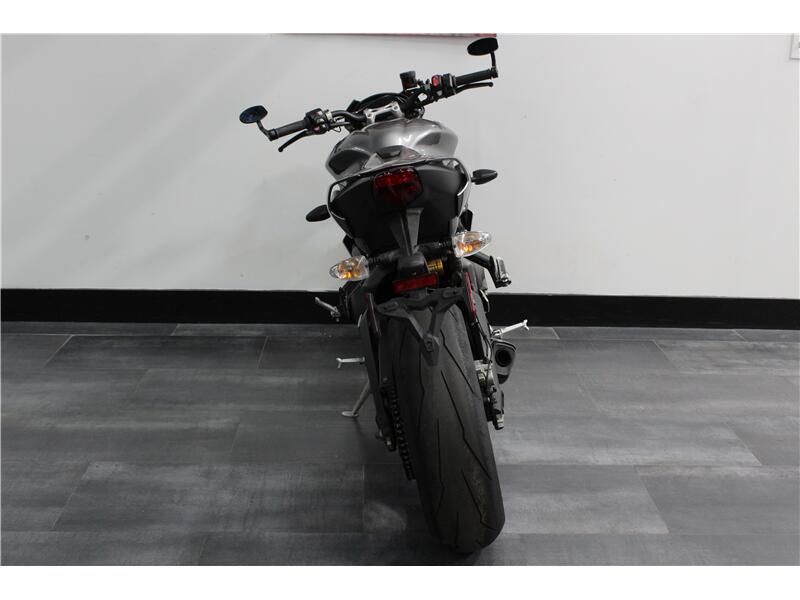 2021 Triumph STREET TRIPLE 765 RS Image 4