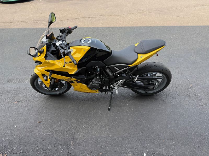 2024 Suzuki GSX-8RImage 2