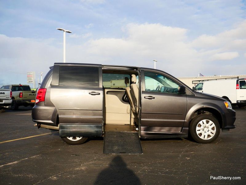 Used 2015 Dodge Grand Caravan SE