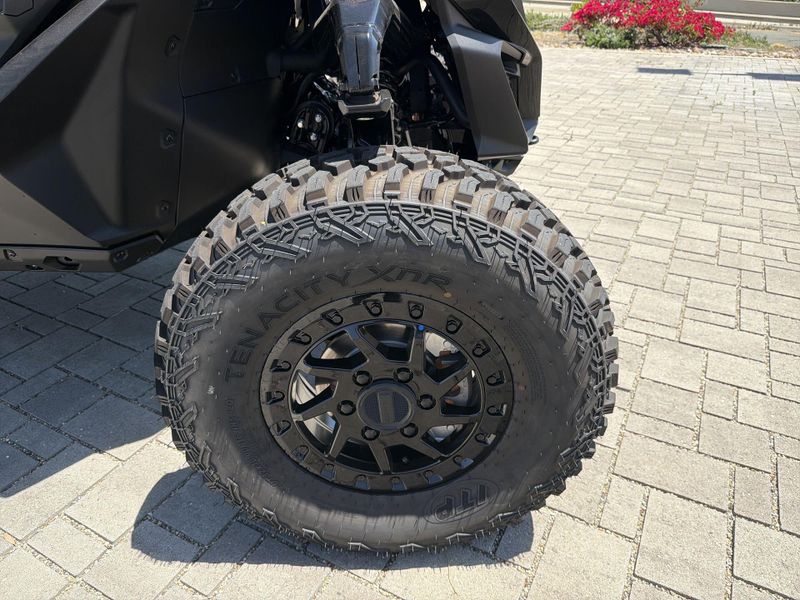 New 2026 Can-Am MAVERICK R MAX X RS WITH SMART-SHOX 999T DCT Image 19