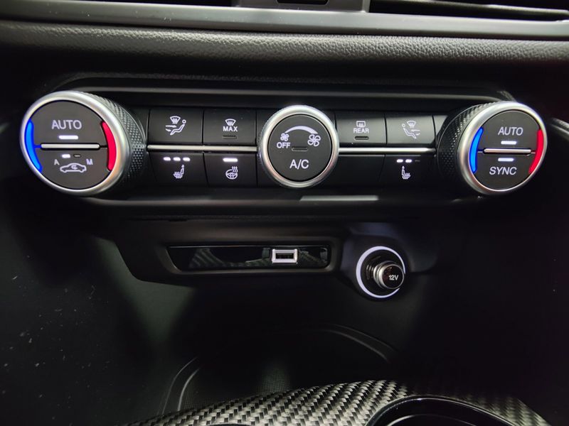 Used 2024 Alfa Romeo Giulia Quadrifoglio Carbon w/Activ Asst PlusImage 23