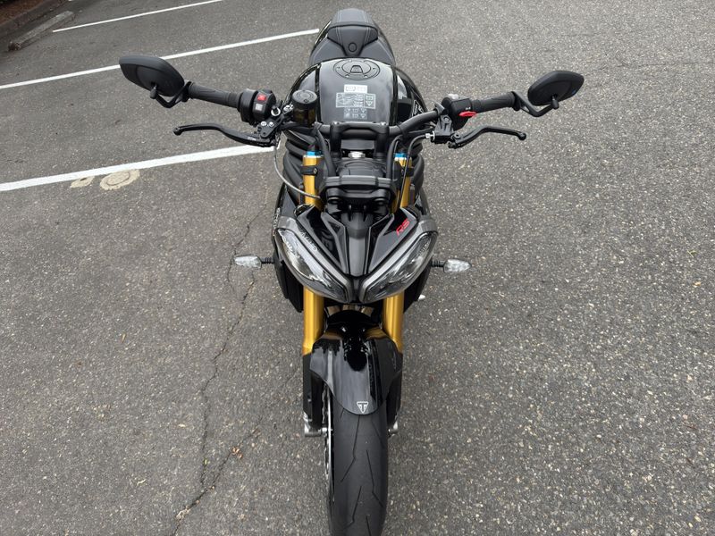 2025 Triumph Speed Triple 1200 RS - JET BLACK 