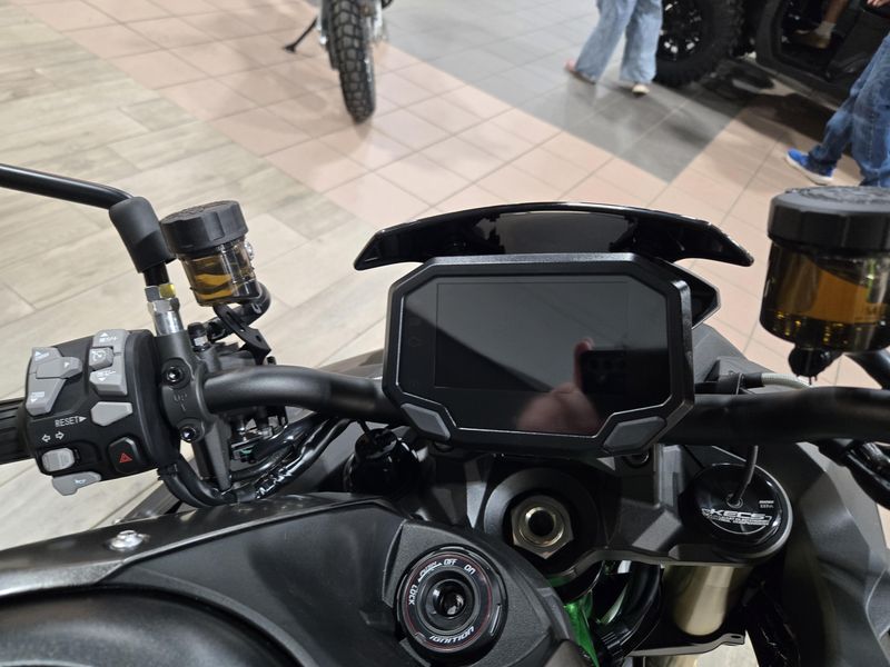 NEW 2026 KAWASAKI Z900 SE ABS Image 15