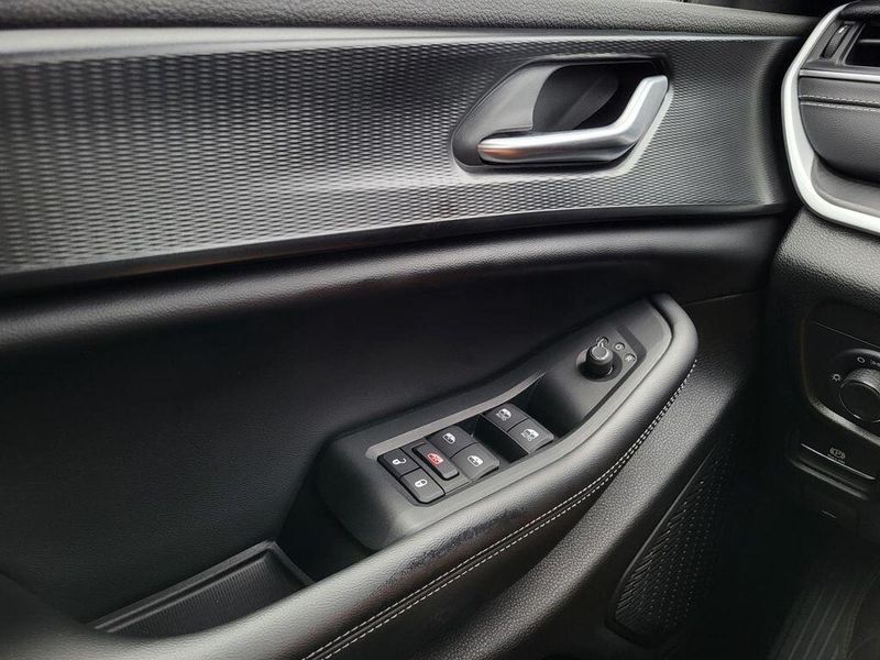 2024 Jeep Grand Cherokee L LaredoImage 24