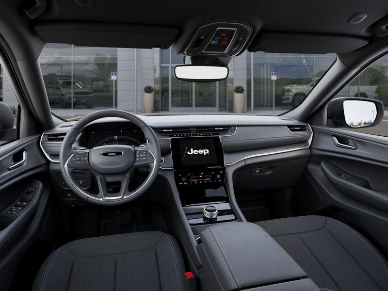 New 2025 Jeep Grand Cherokee L Laredo 4x4Image 24