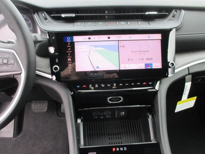 New 2026 Jeep Grand Cherokee Laredo Altitude 4x4Image 19