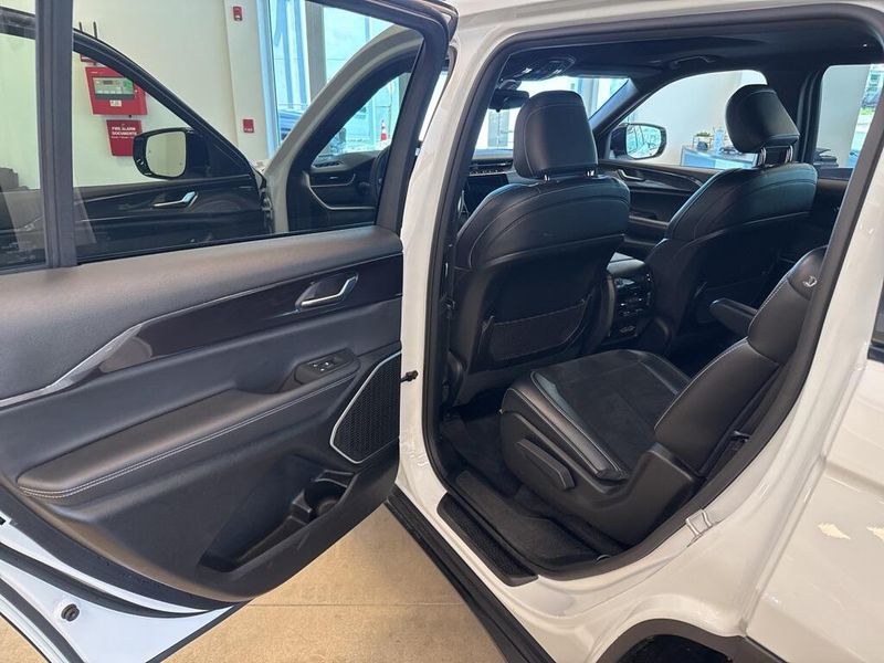 2022 Jeep Grand Cherokee L Altitude