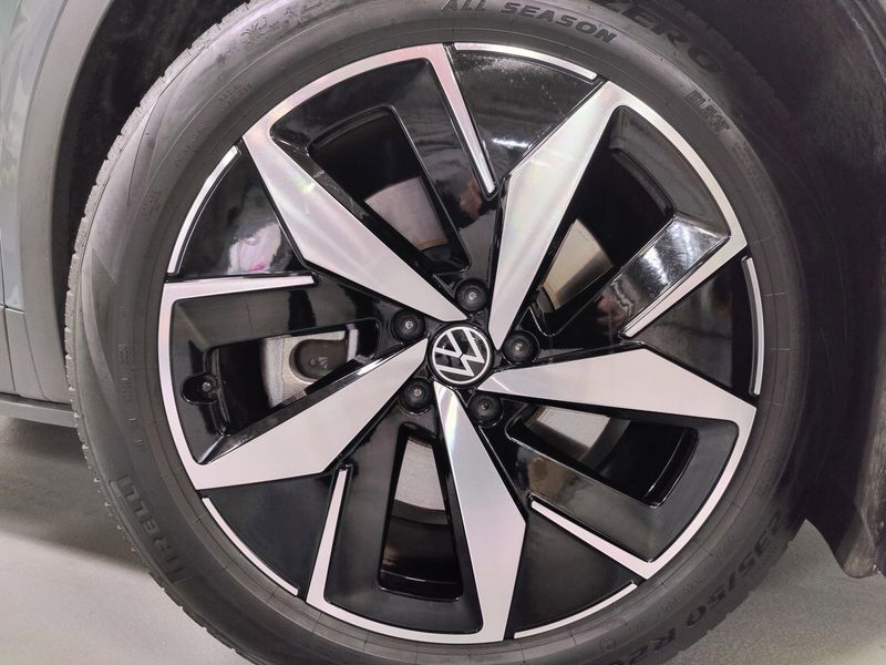 Used 2025 Volkswagen ID.4 Pro S Long Range w/Glass RoofImage 26