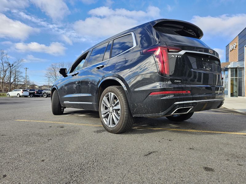 Used 2024 Cadillac XT6 AWD Premium LuxuryImage 7