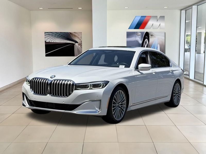 2022 BMW 7 Series 740iImage 2