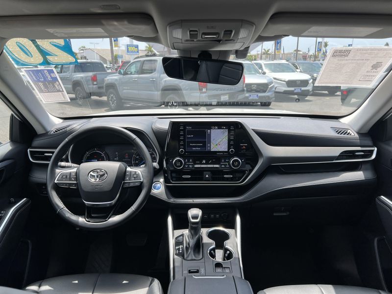 Used 2020 Toyota Highlander Hybrid XLEImage 27