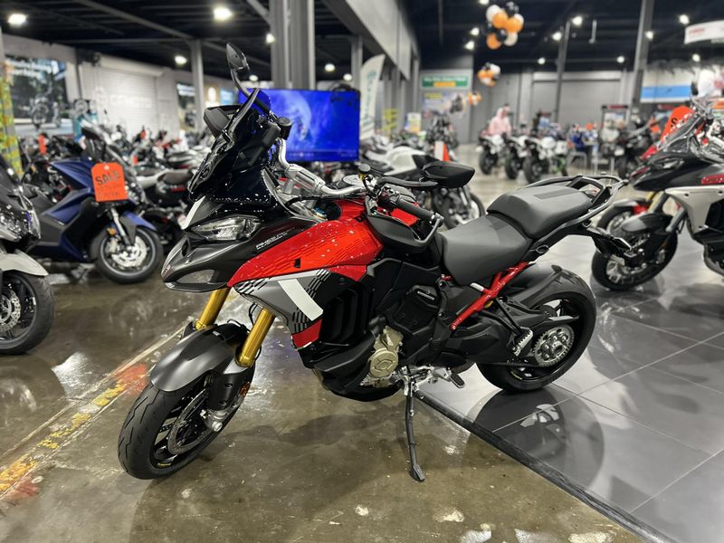 New 2026 Ducati MULTISTRADA V4 PIKES PEAK Image 3