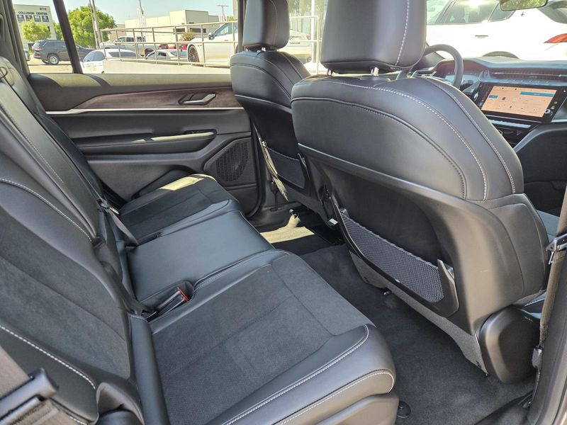 Used 2026 Jeep Grand Cherokee L Laredo Altitude 4x4