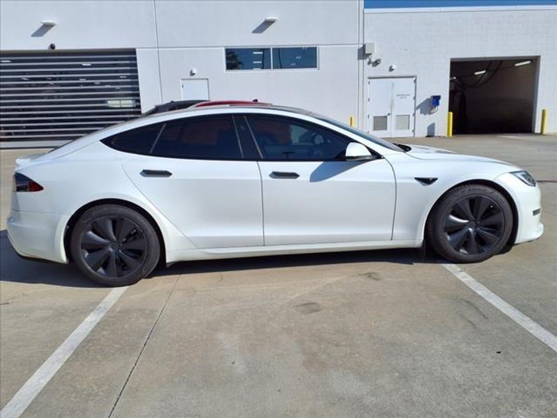 2022 Tesla Model S BaseImage 21