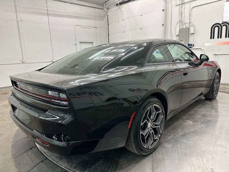 2025 Dodge Charger 2-door Daytona R/T AwdImage 11