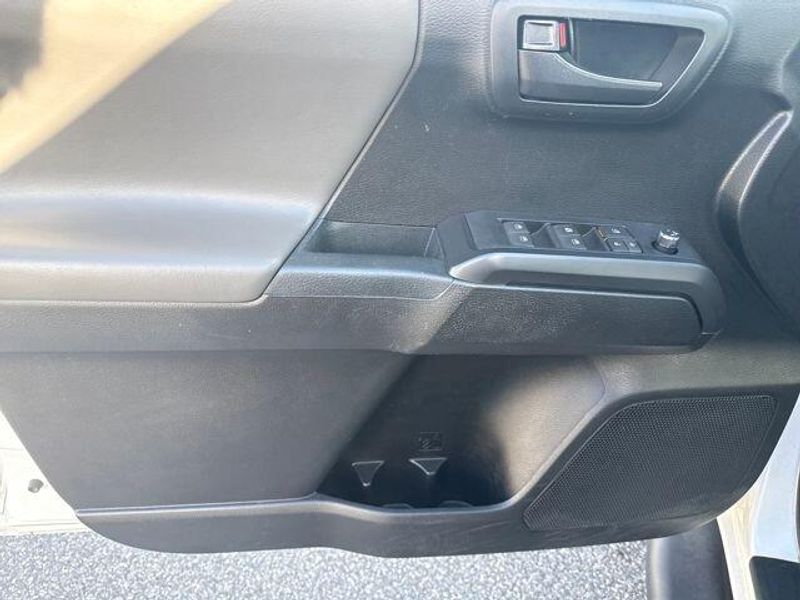 2017 Toyota Tacoma SR