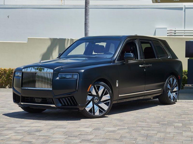 New 2027 Rolls-Royce Cullinan Image 1