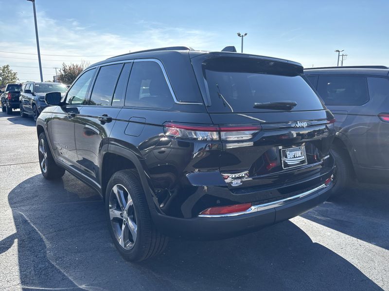 New 2025 Jeep Grand Cherokee Limited 4x4Image 9