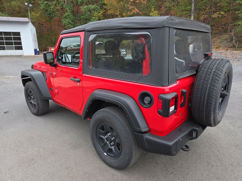 2022 Jeep Wrangler Sport photo 5