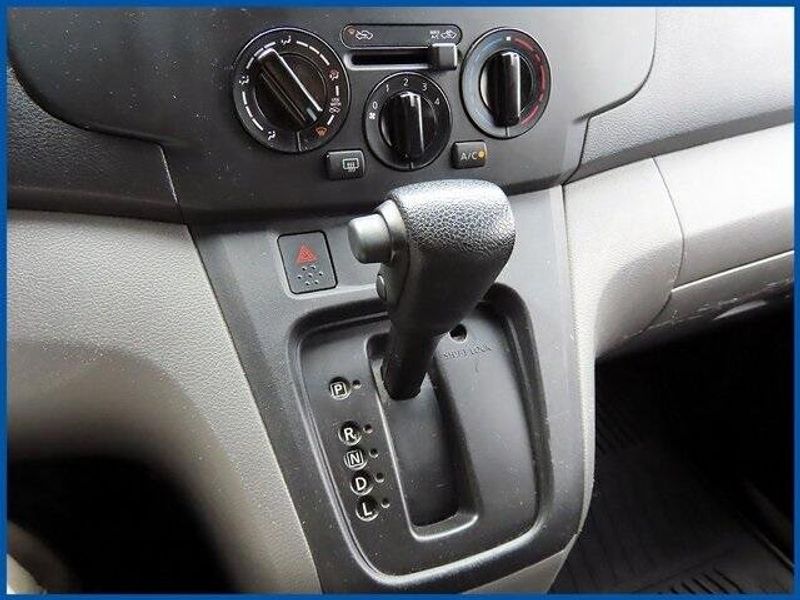 2018 Nissan NV200 SVImage 12