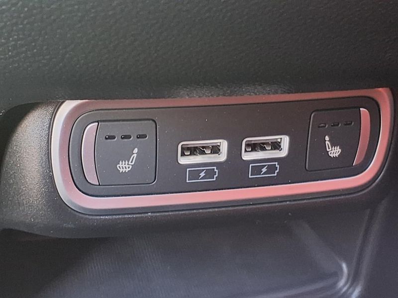 Used 2024 Alfa Romeo Stelvio TiImage 5