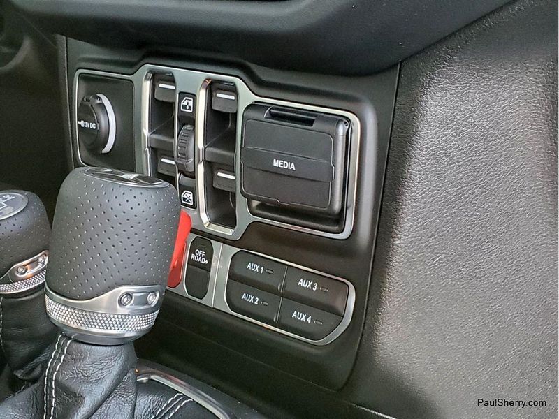 New 2026 Jeep Gladiator Mojave 4x4