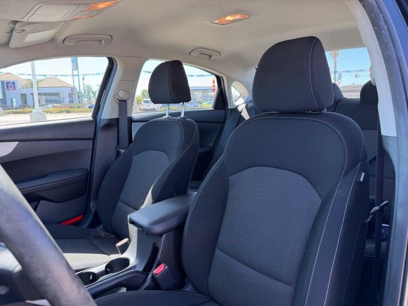 Used 2023 Kia Forte LXSImage 12
