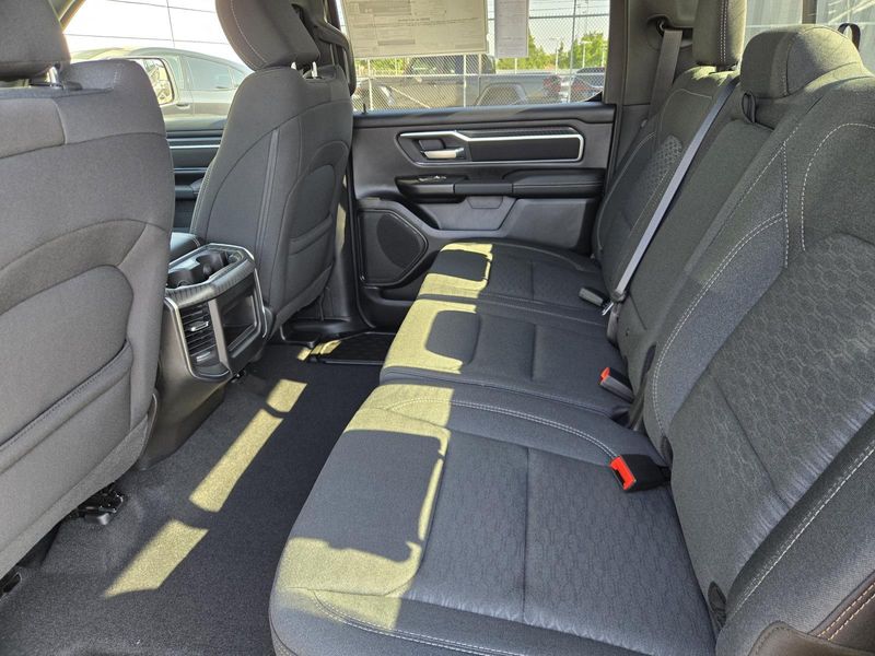 New 2026 RAM 1500 Big Horn Crew Cab 4x2 5'7' Box