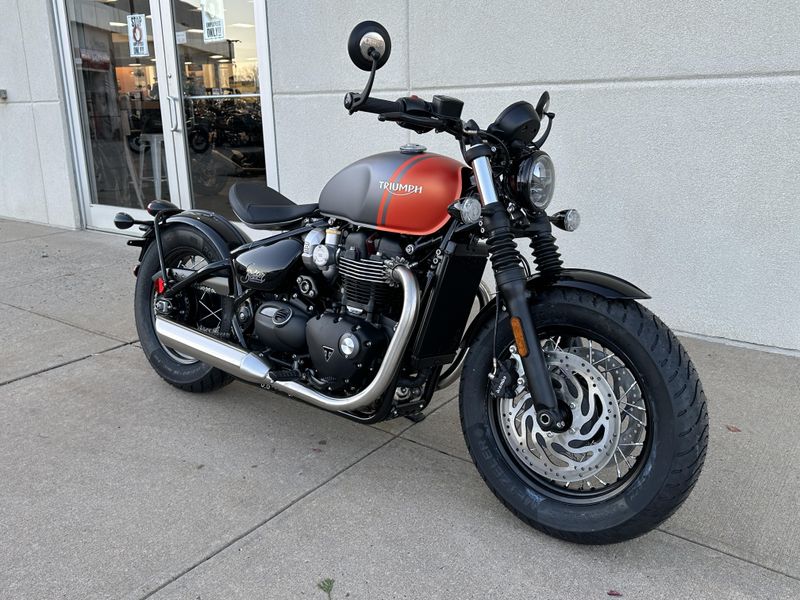 2025 Triumph BONNEVILLE BOBBERImage 1