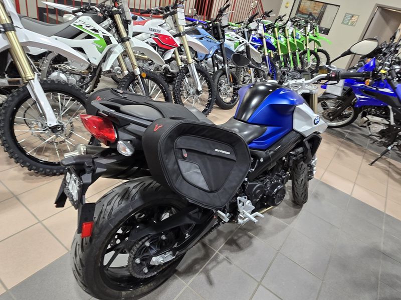 USED 2015 BMW F800R Image 4