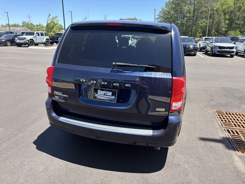 Used 2016 Dodge Grand Caravan SEImage 13