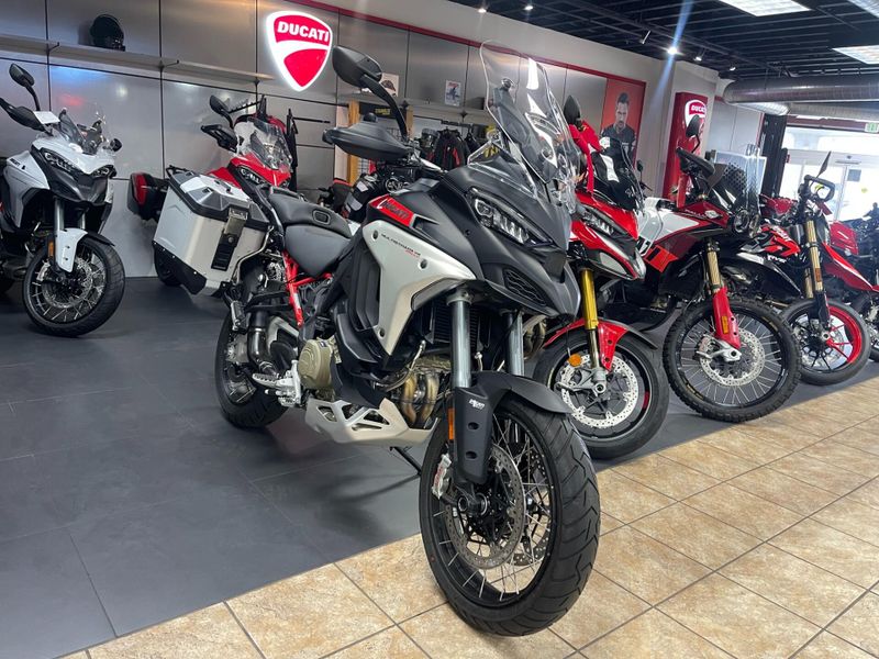 New 2025 Ducati MULTISTRADA V4 RALLY TRAVEL & RADAR SPOKED WHEELS Image 4