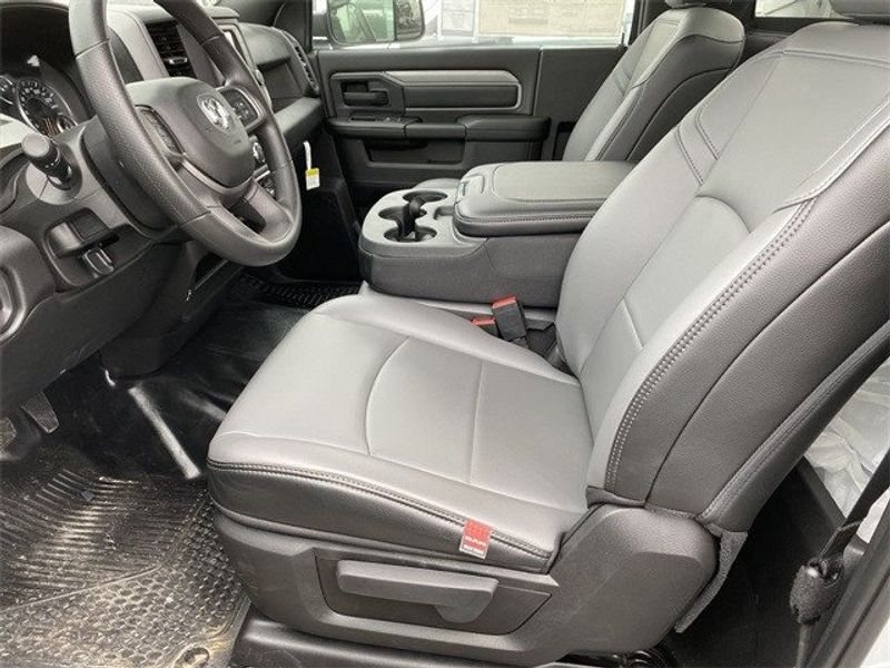 2022 RAM 2500 Tradesman Regular Cab 4x4 8