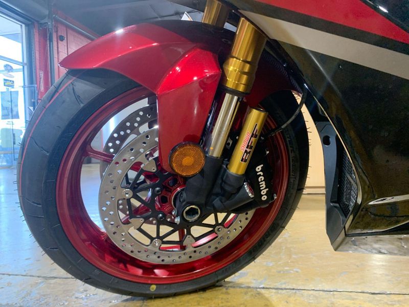 New 2025 Suzuki GSX-R1000R Image 10