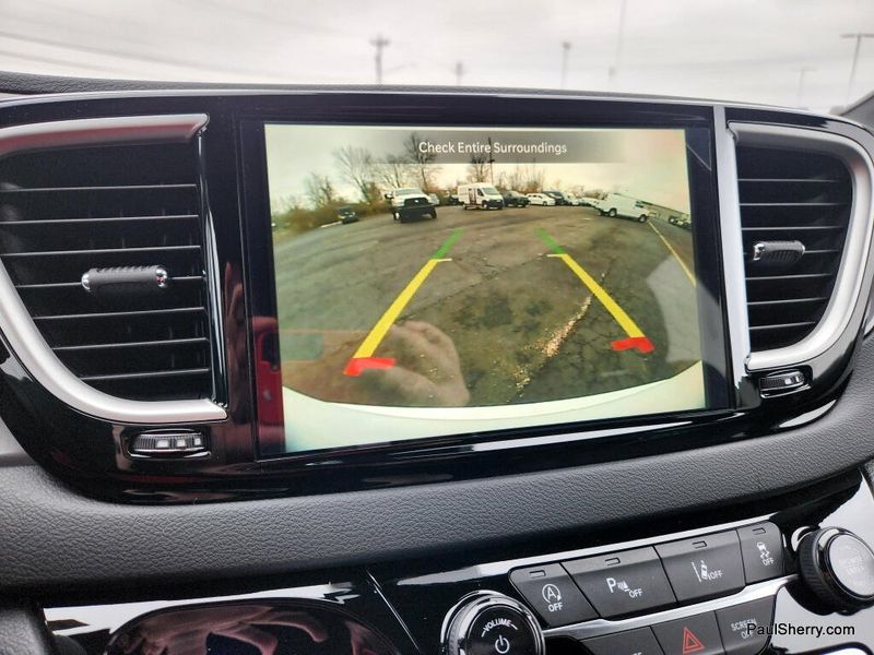 New 2026 Chrysler Voyager Lx