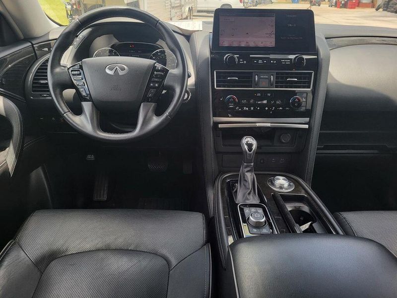 2023 INFINITI QX80 LuxeImage 32