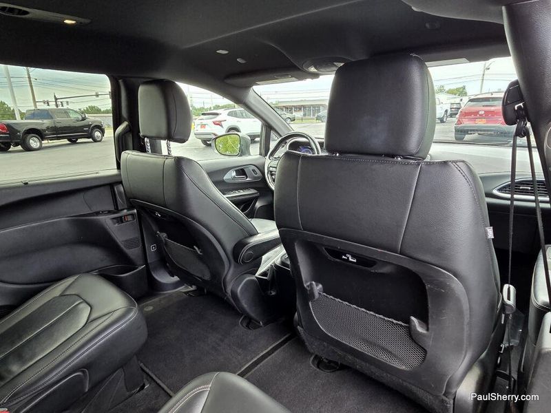Used 2021 Chrysler Pacifica Touring L S
