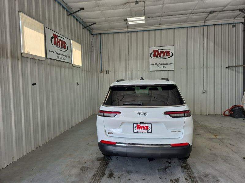 New 2025 Jeep Grand Cherokee L Limited 4x4Image 14