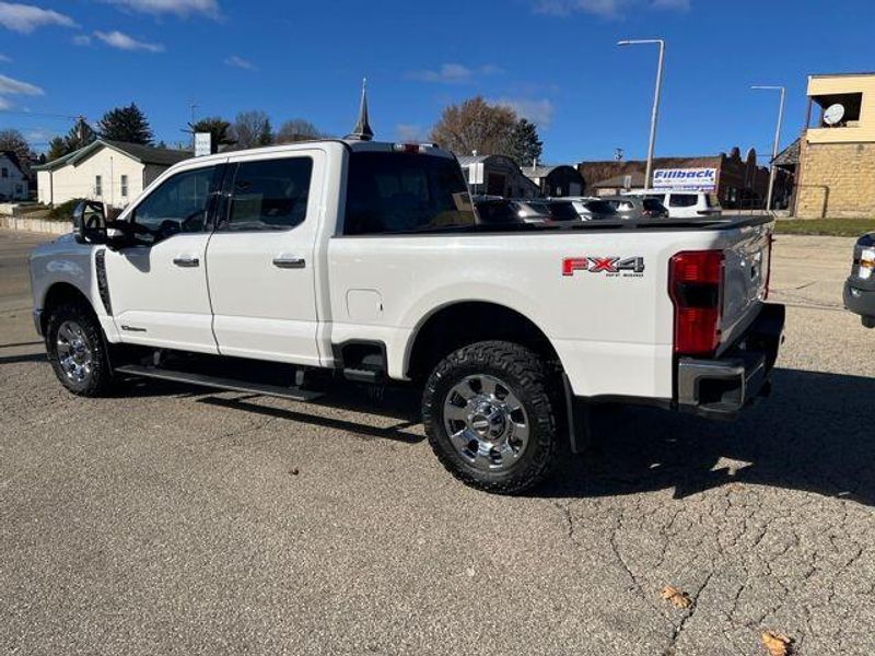 2024 Ford F-350 Lariat photo 4